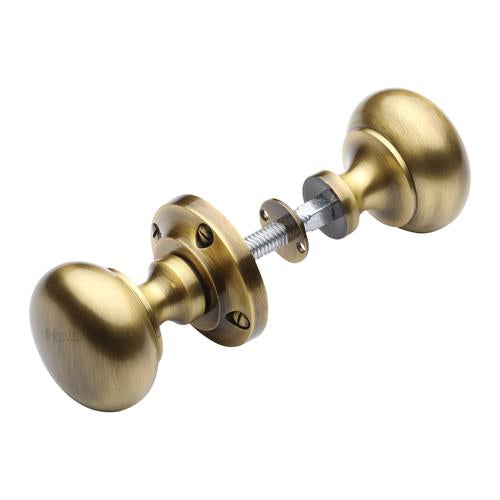 M.Marcus Heritage Brass Victoria Rim Knob Set